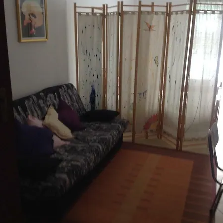 Alexandre's Quiet Flat In Vila
