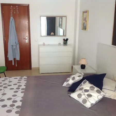 Alexandre's Quiet Flat In Vila