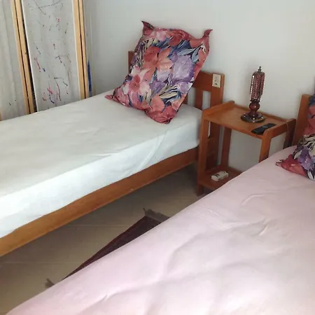 Alexandre's Quiet Flat In Vila